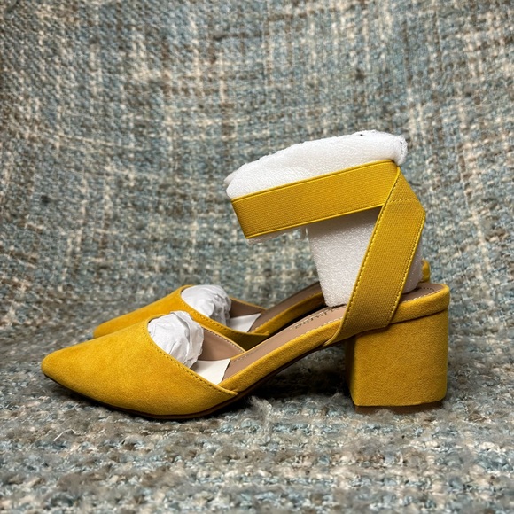 DREAM PAIRS Nicholes Pointed Toe Low Chunky Heel Pumps in Mustard - Picture 3 of 10